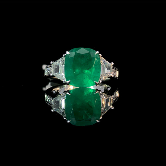 157640 - 4.57 ctw emerald and diamond ring