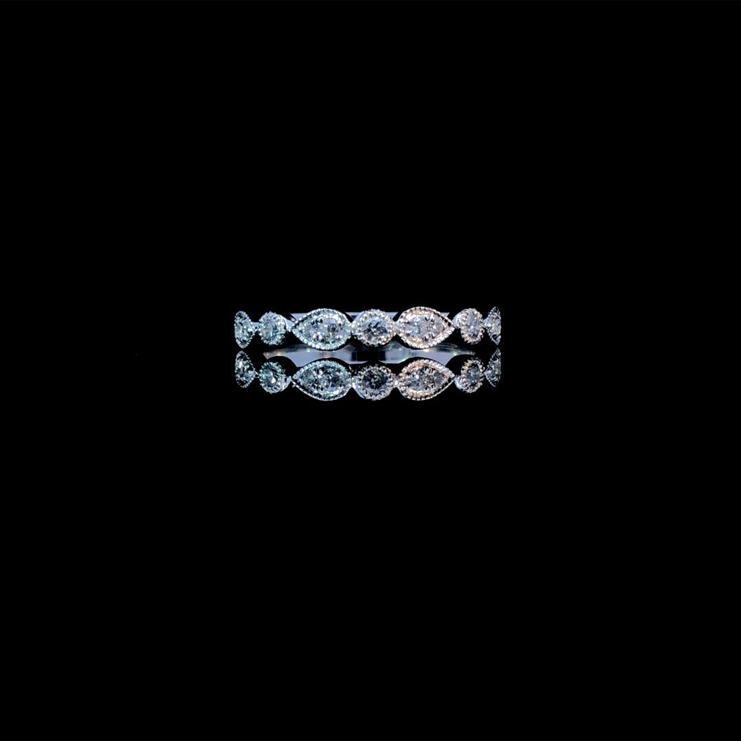 164174 - .20 ctw diamond band