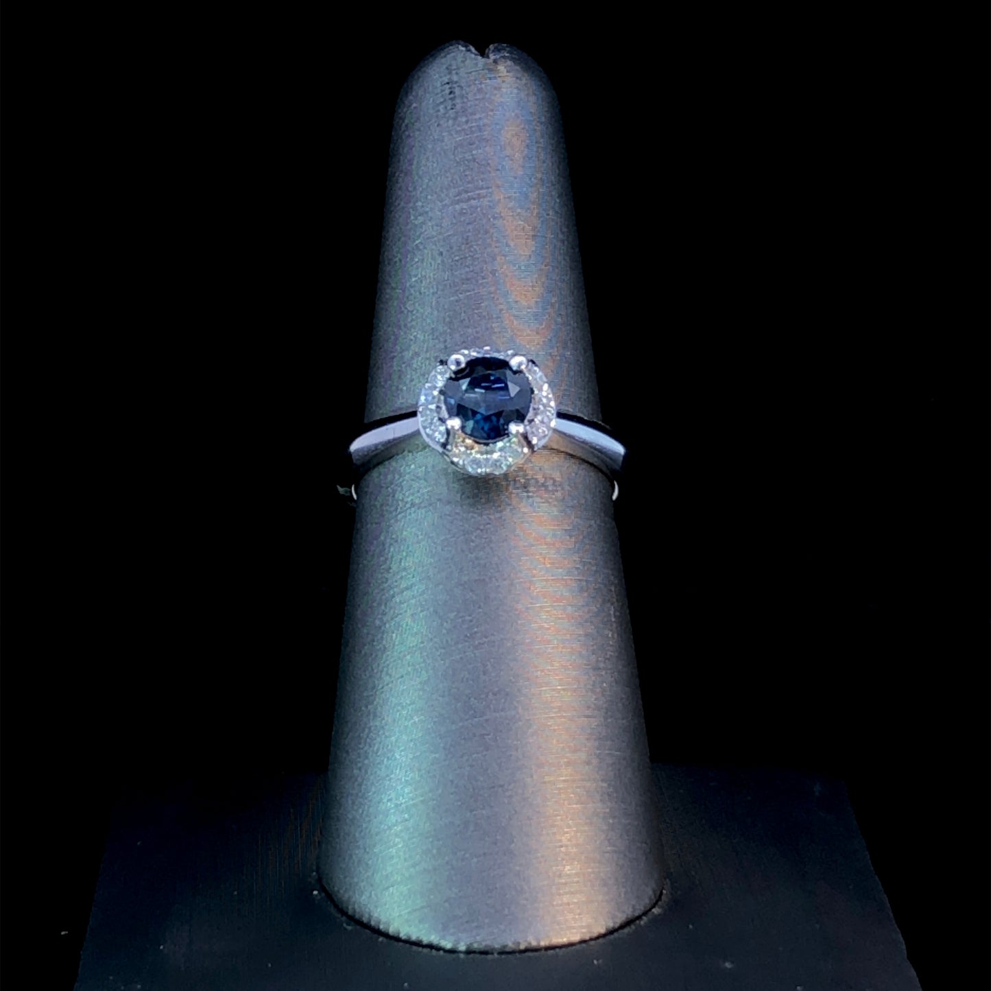 151971 - 1.15 ctw sapphire and diamond ring