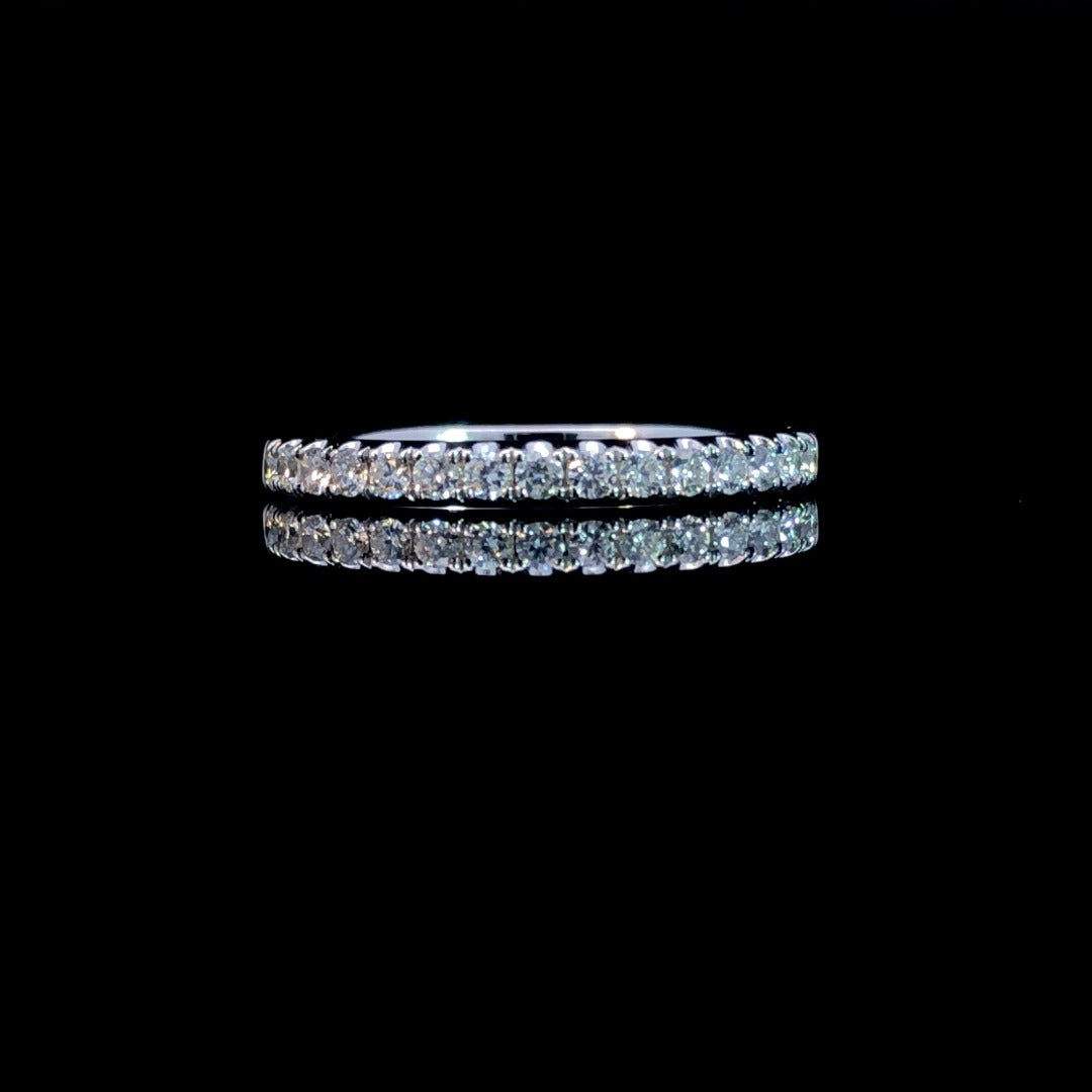 163216 - .27 ctw diamond band