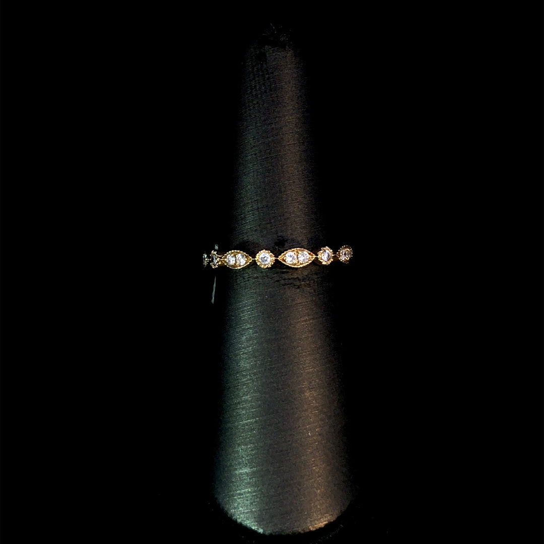 160941 - .16 ctw diamond band