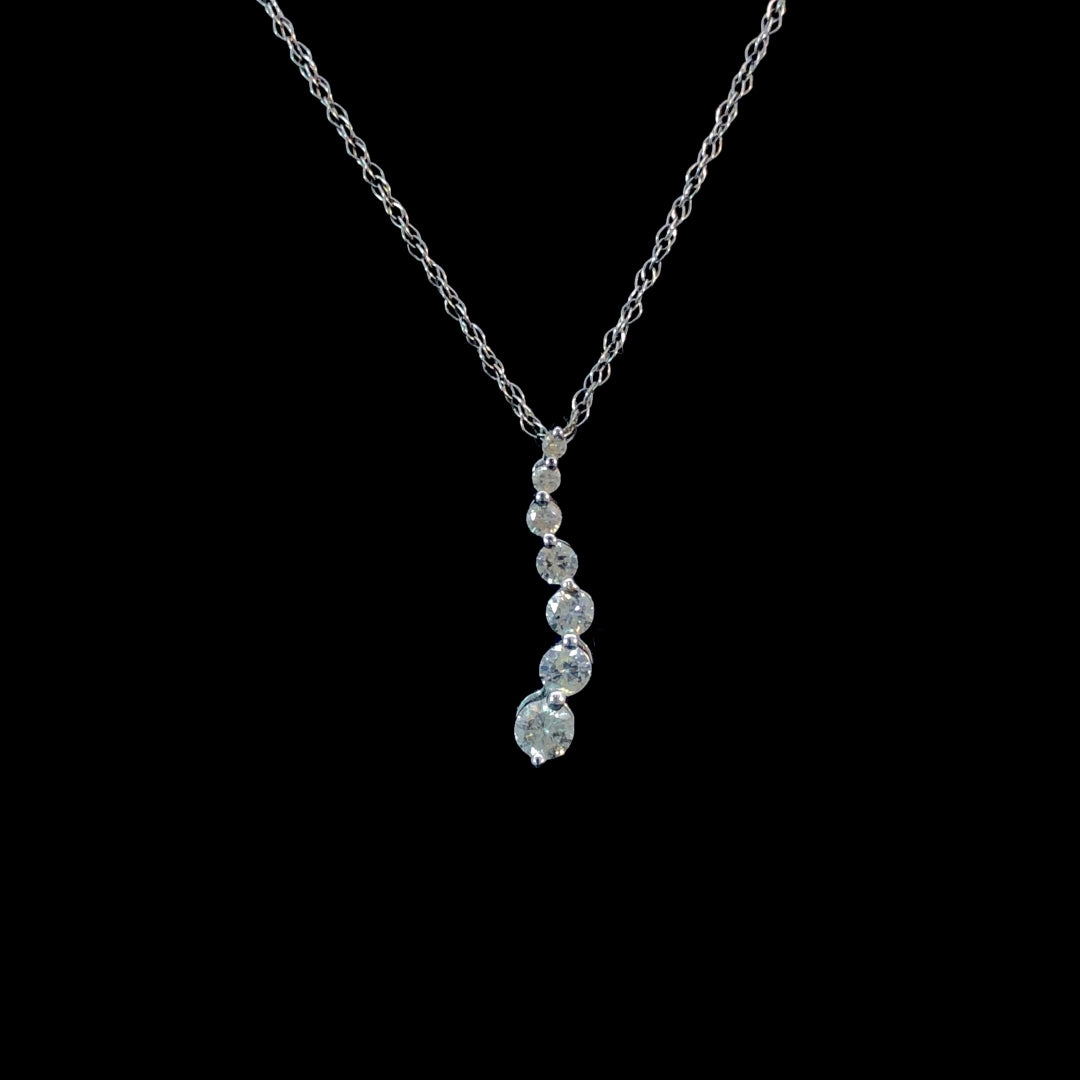 134243 - .25 ctw diamond pendant