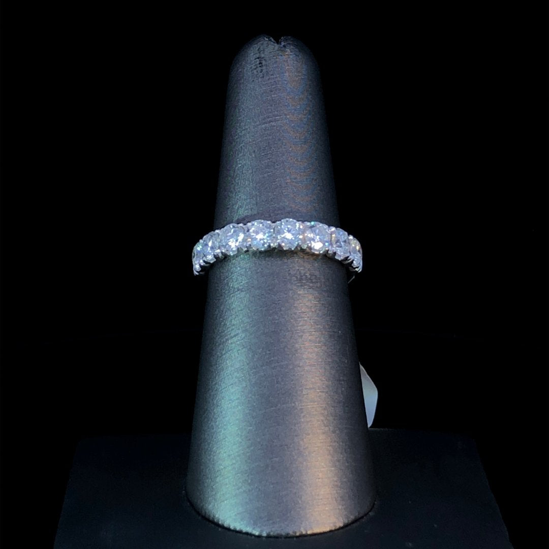159830 - 1.35 ctw diamond band
