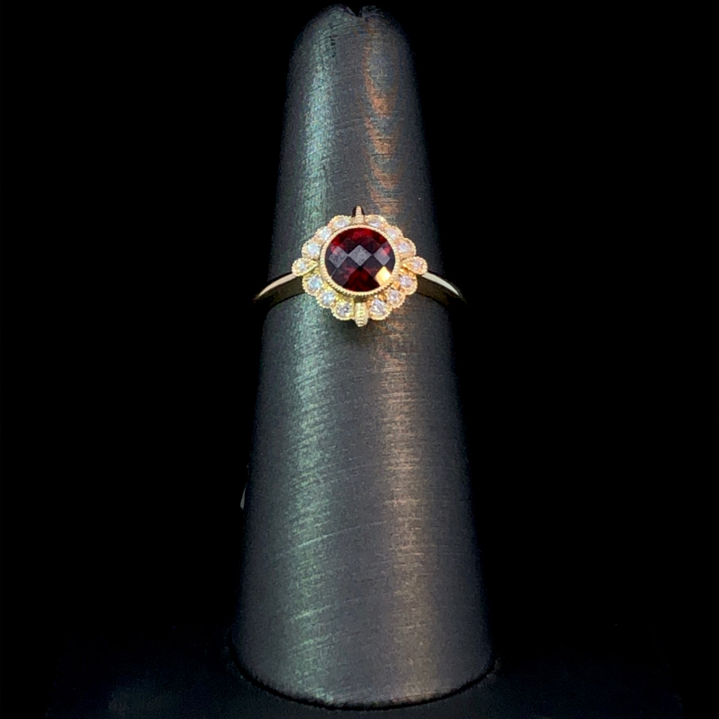 1.26 ctw garnet and diamond ring