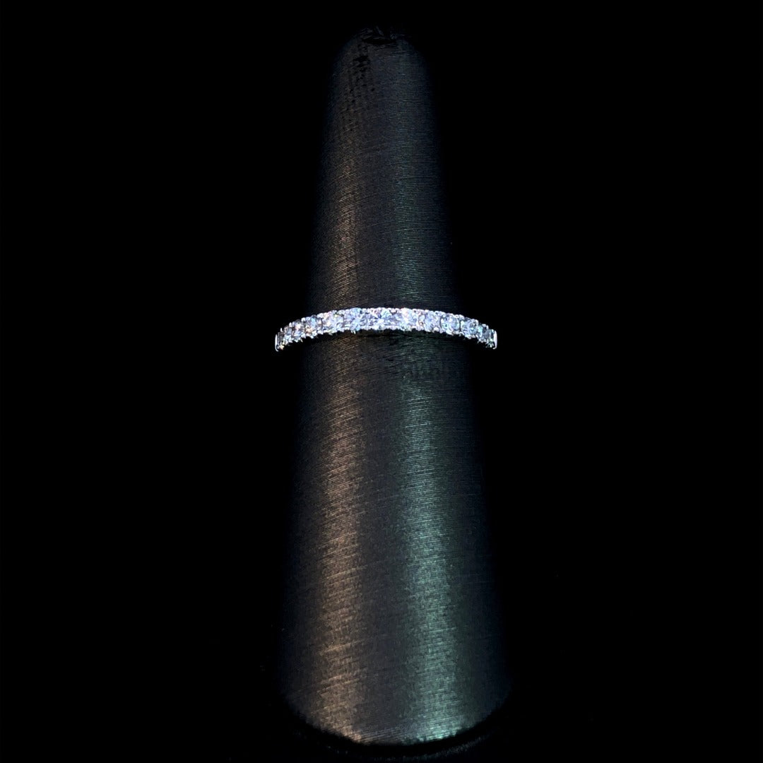 163217 - .34 ctw diamond band