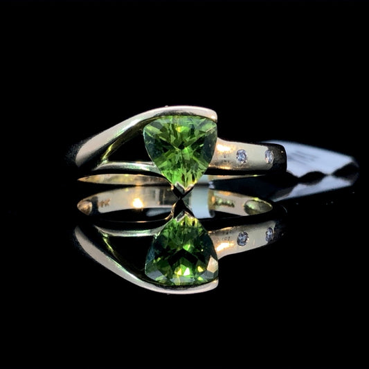 Peridot and diamond ring