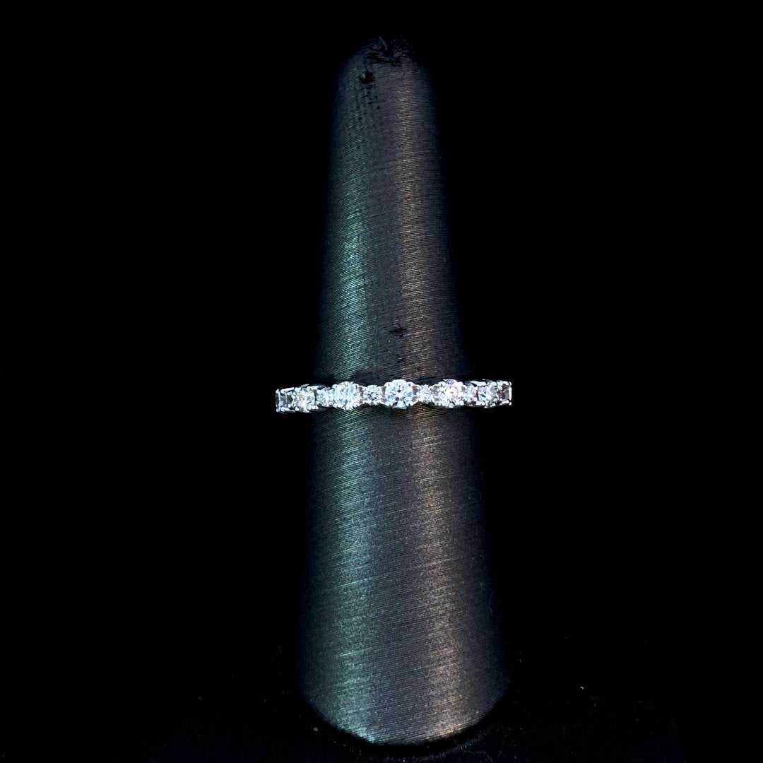 162970 - .58 ctw diamond band