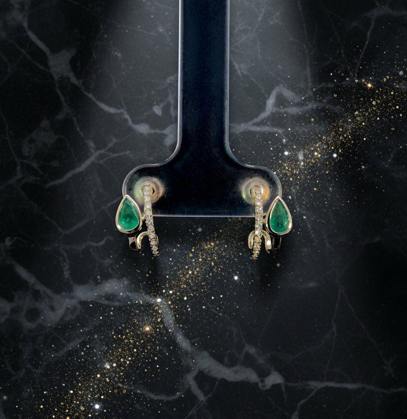 166962 - Emerald and diamond earrings