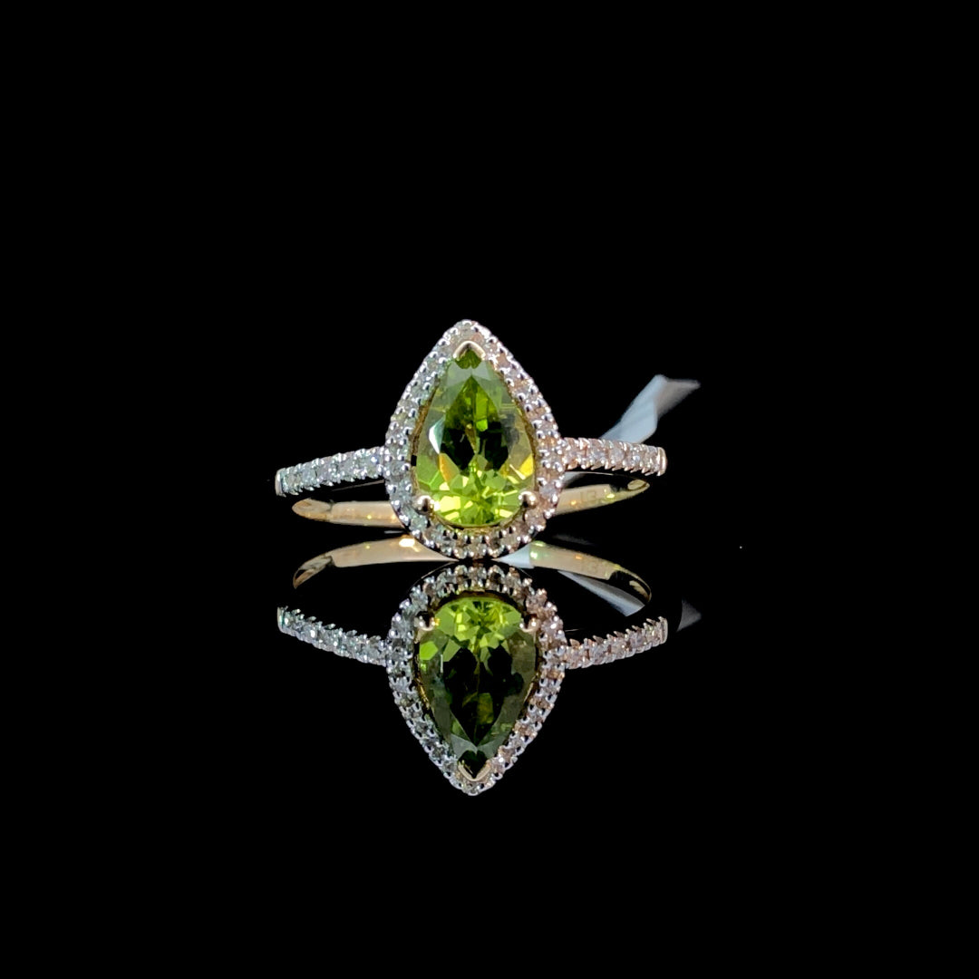 166158 - Peridot and diamond ring