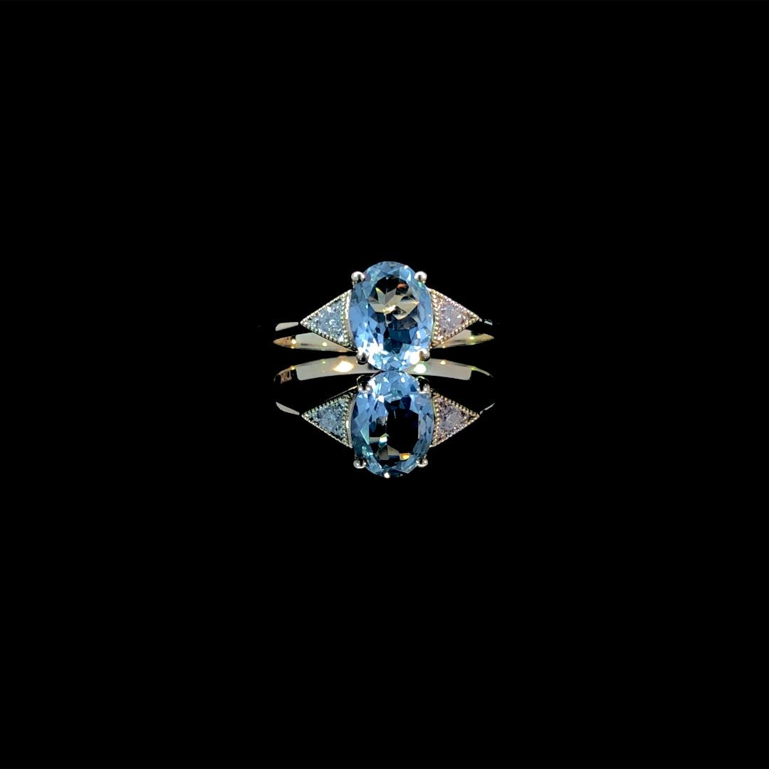164137 - 1.05 ctw aquamarine and diamond ring