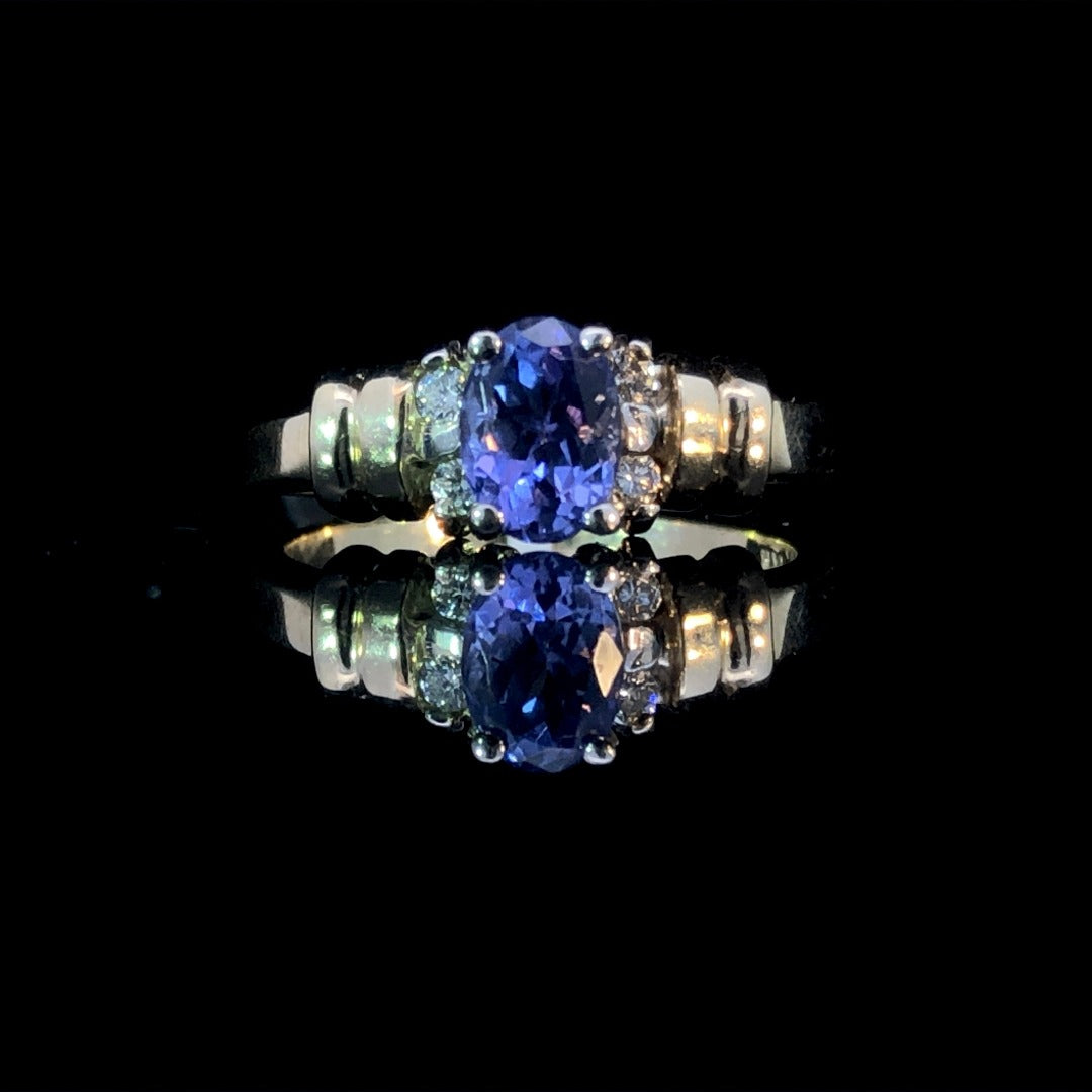 156632 - 1.35 ctw tanzanite and diamond ring