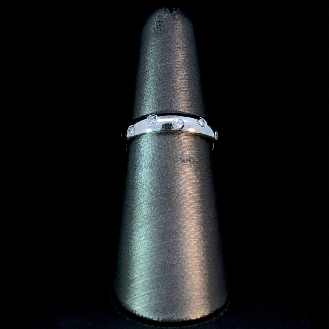 139228 - .24 ctw diamond wedding band