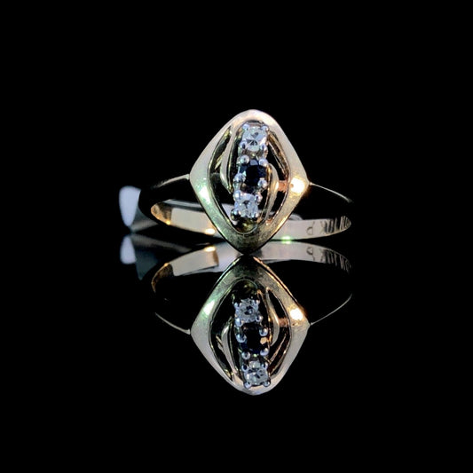 103144 - Sapphire and diamond ring