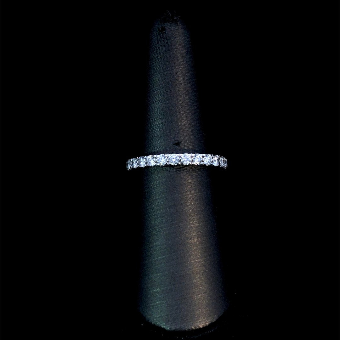 163910 - .75 ctw diamond band