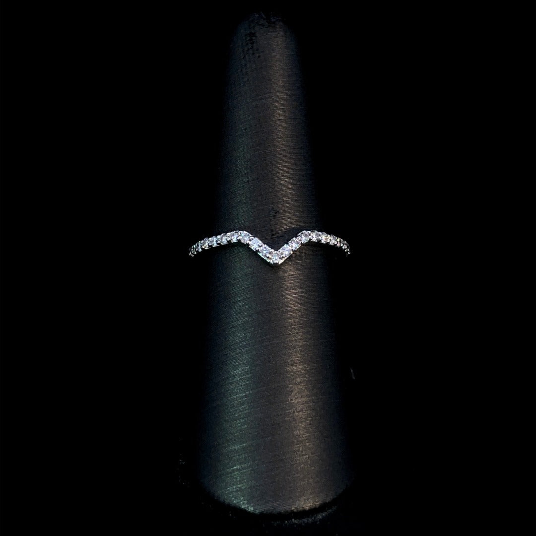 162520 - .21 ctw diamond band