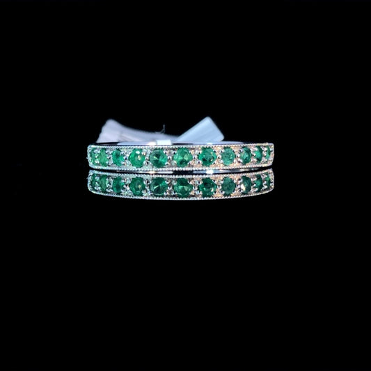 156620 - .35 ctw diamond and emerald ring