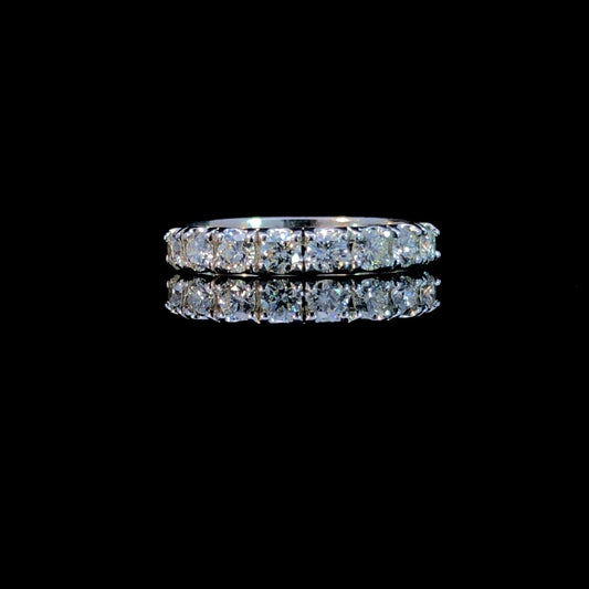 163170 - .55 ctw diamond band