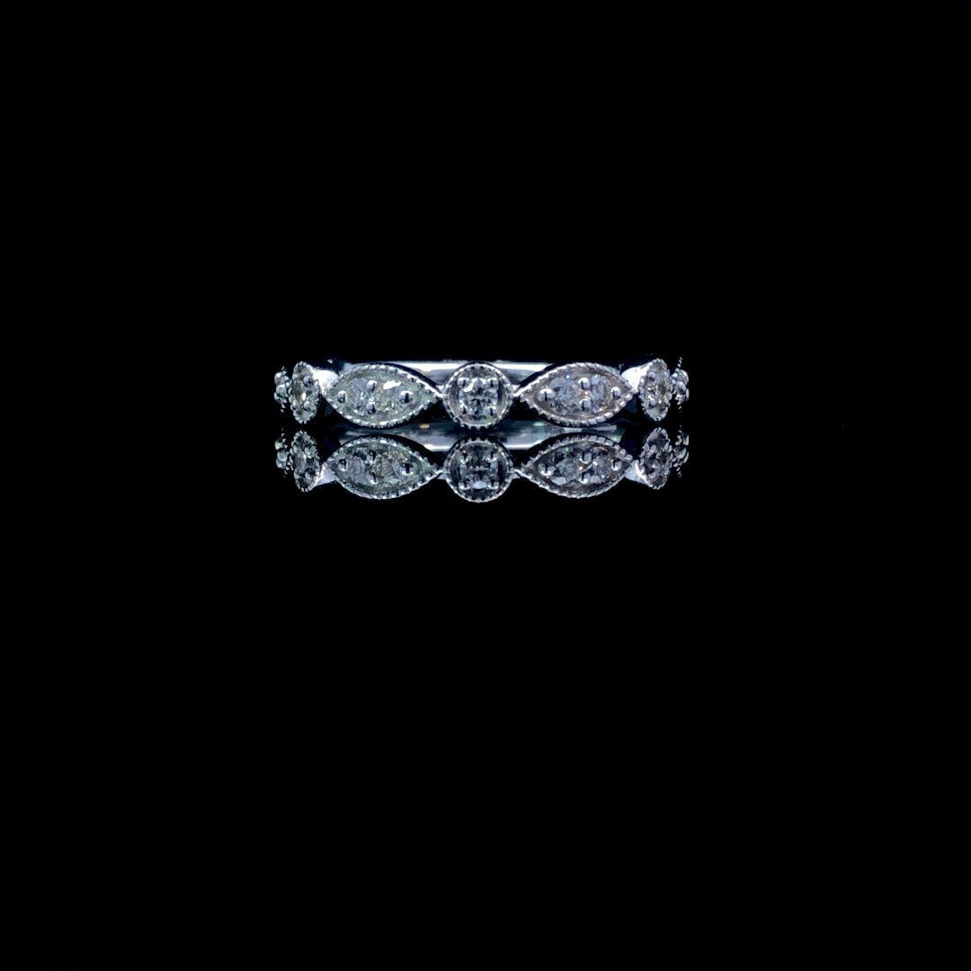 163840 - .23 ctw diamond band