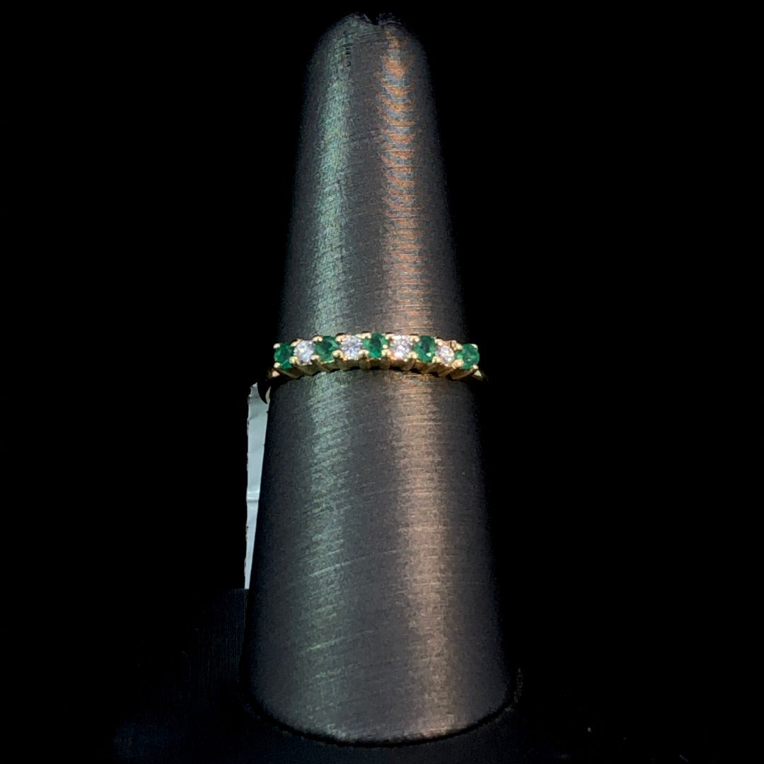 141370 - .44 ctw emerald and diamond ring