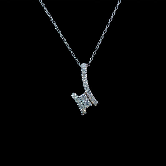 165995 - .25ctw diamond pendant