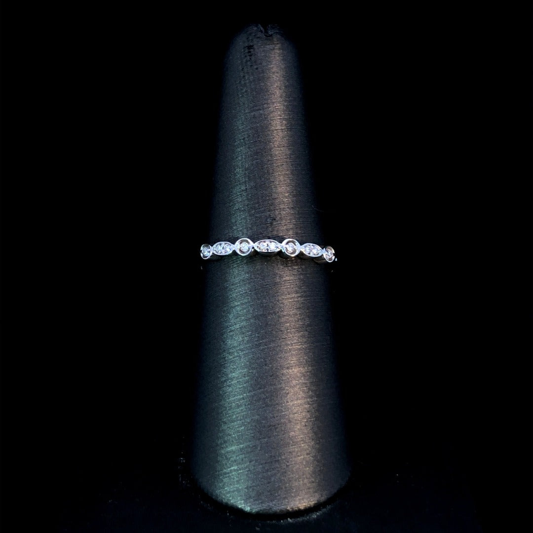 162887 - .06 ctw diamond band