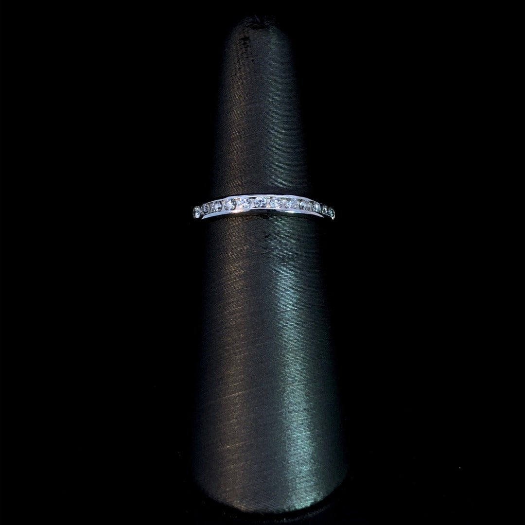 163171 - .24 ctw diamond band