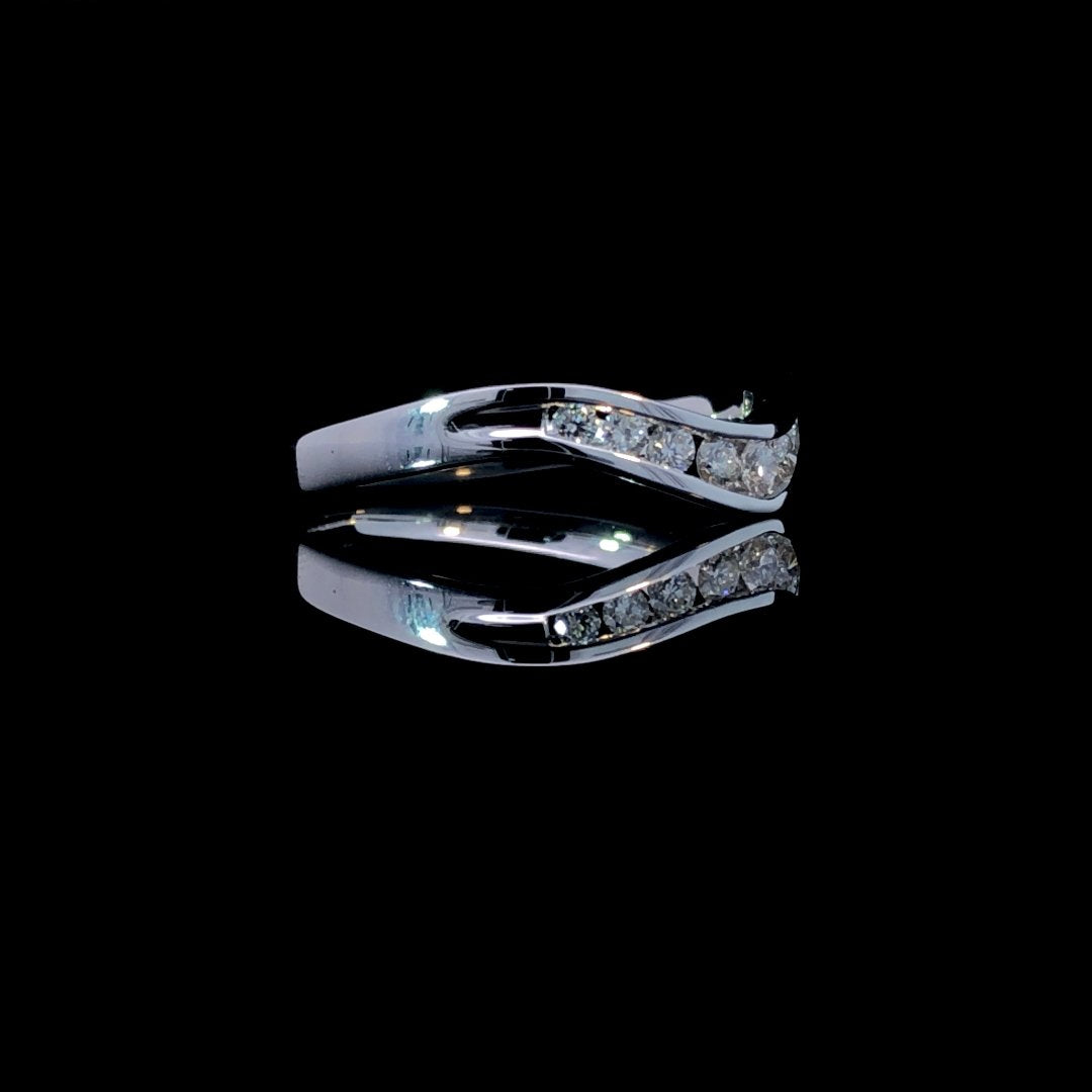 163645 - .24 ctw diamond band