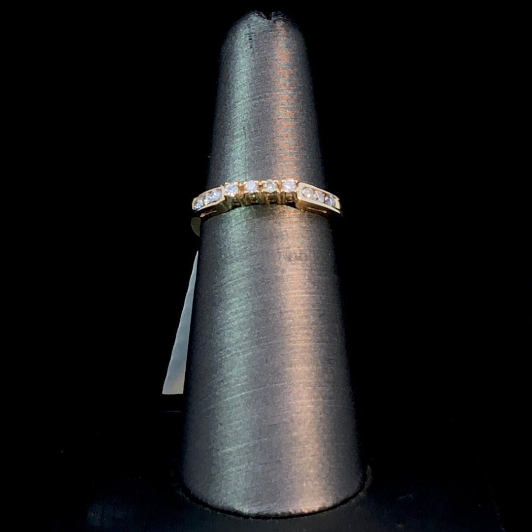 162044 - .21 ctw diamond band