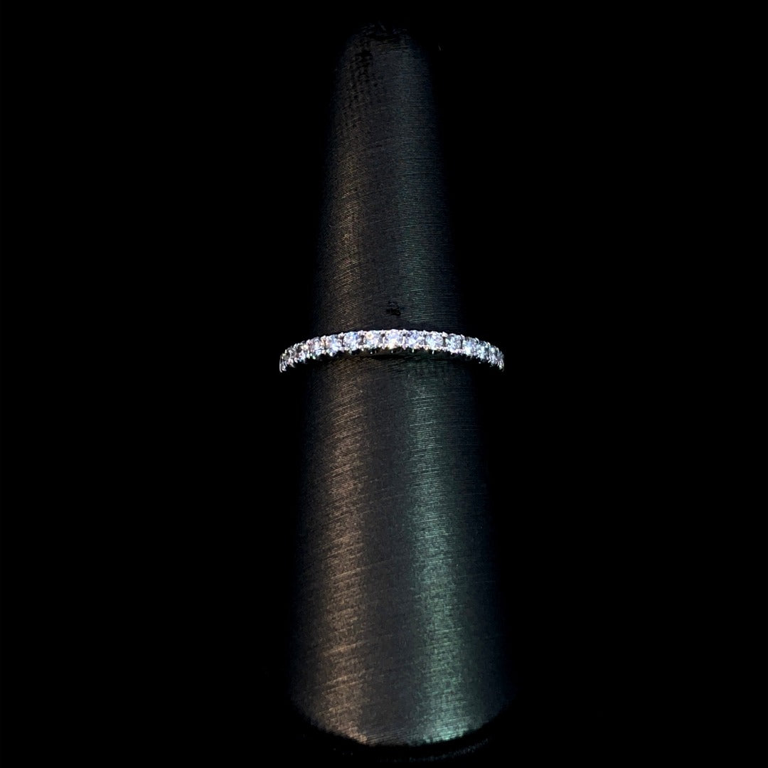 163216 - .27 ctw diamond band