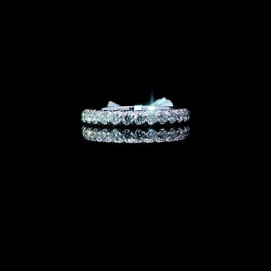 156212 - .66 ctw diamond band