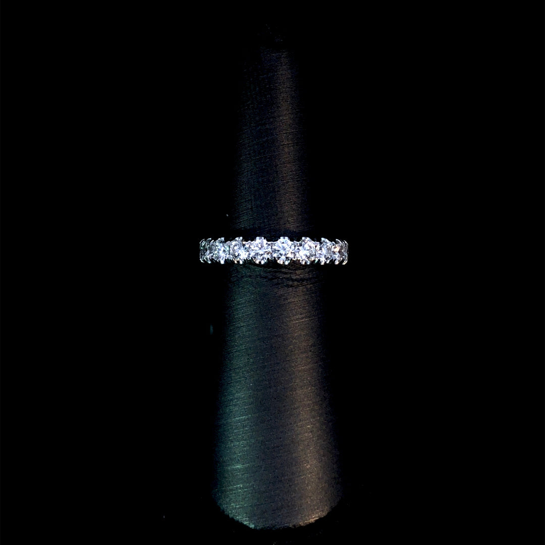 165071 - .97 ctw diamond band