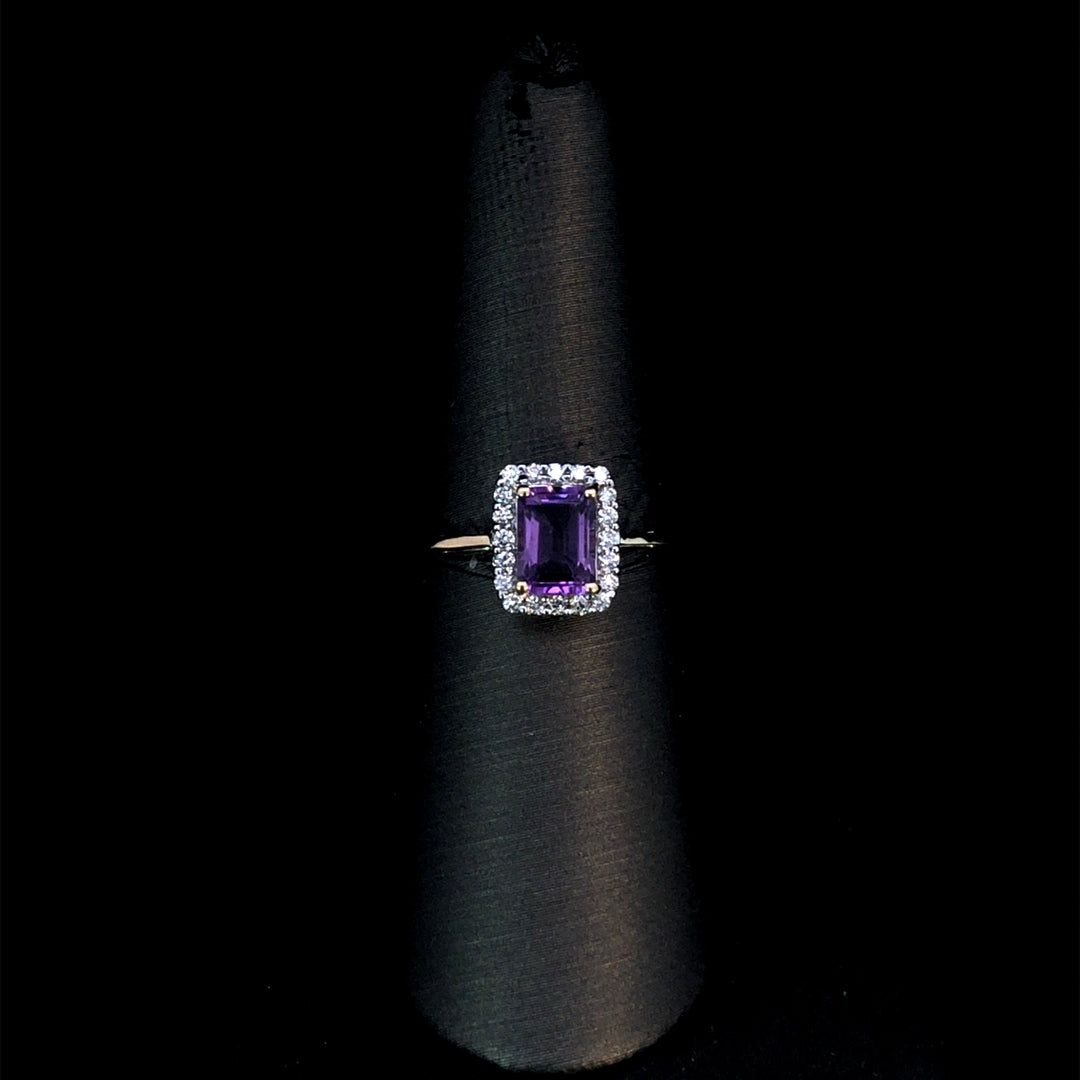 166538 - 1.00ctw amethyst ring