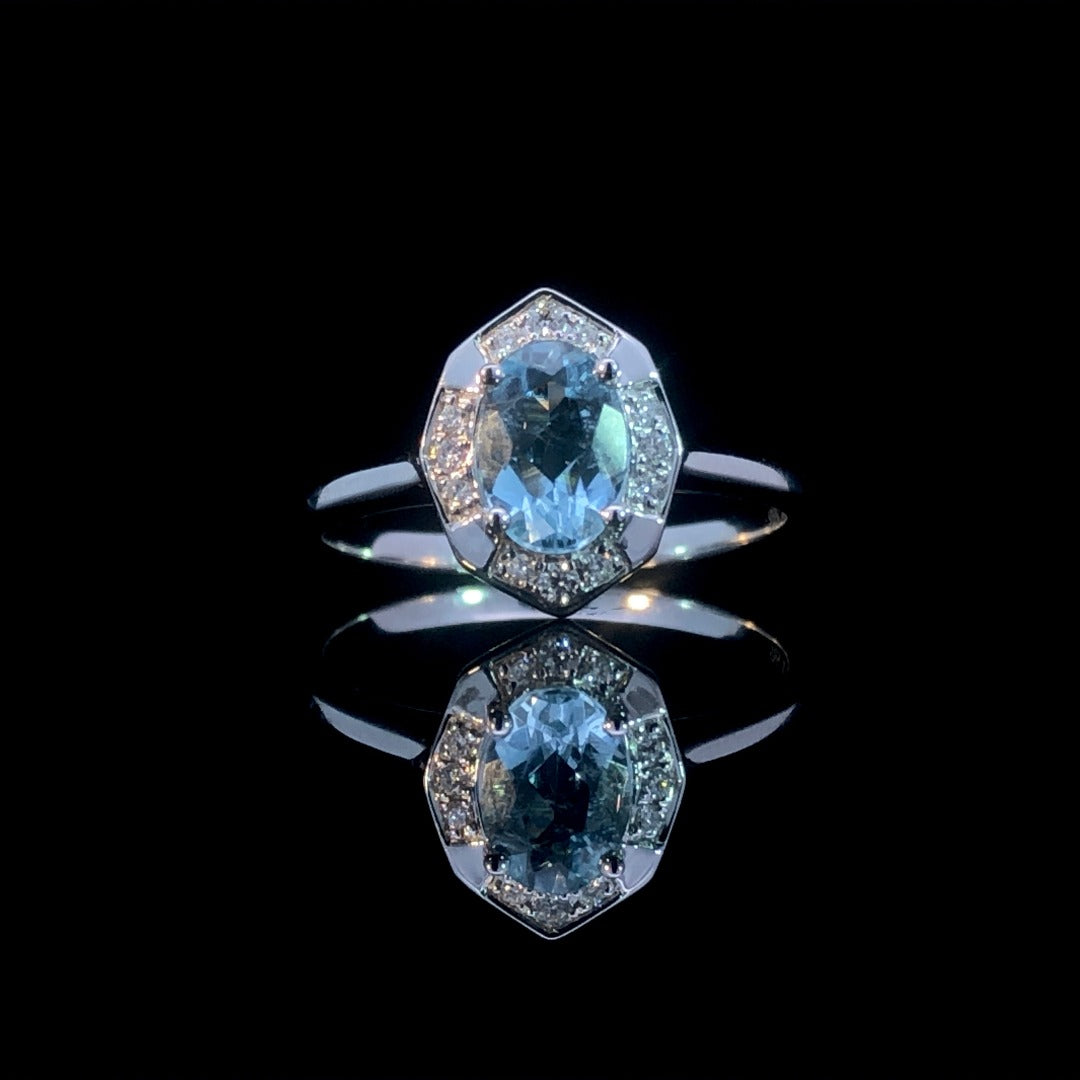 163222 - .74 ctw aquamarine and diamond ring