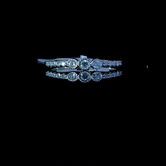 156396 - .20 ctw diamond band