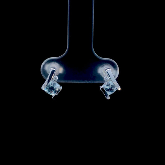 165568 - Aquamarine and diamond earrings