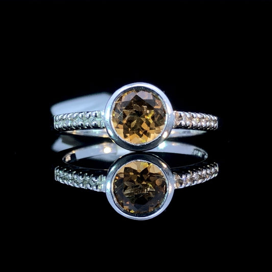 141365 - CITRINE AND DIAMOND RING