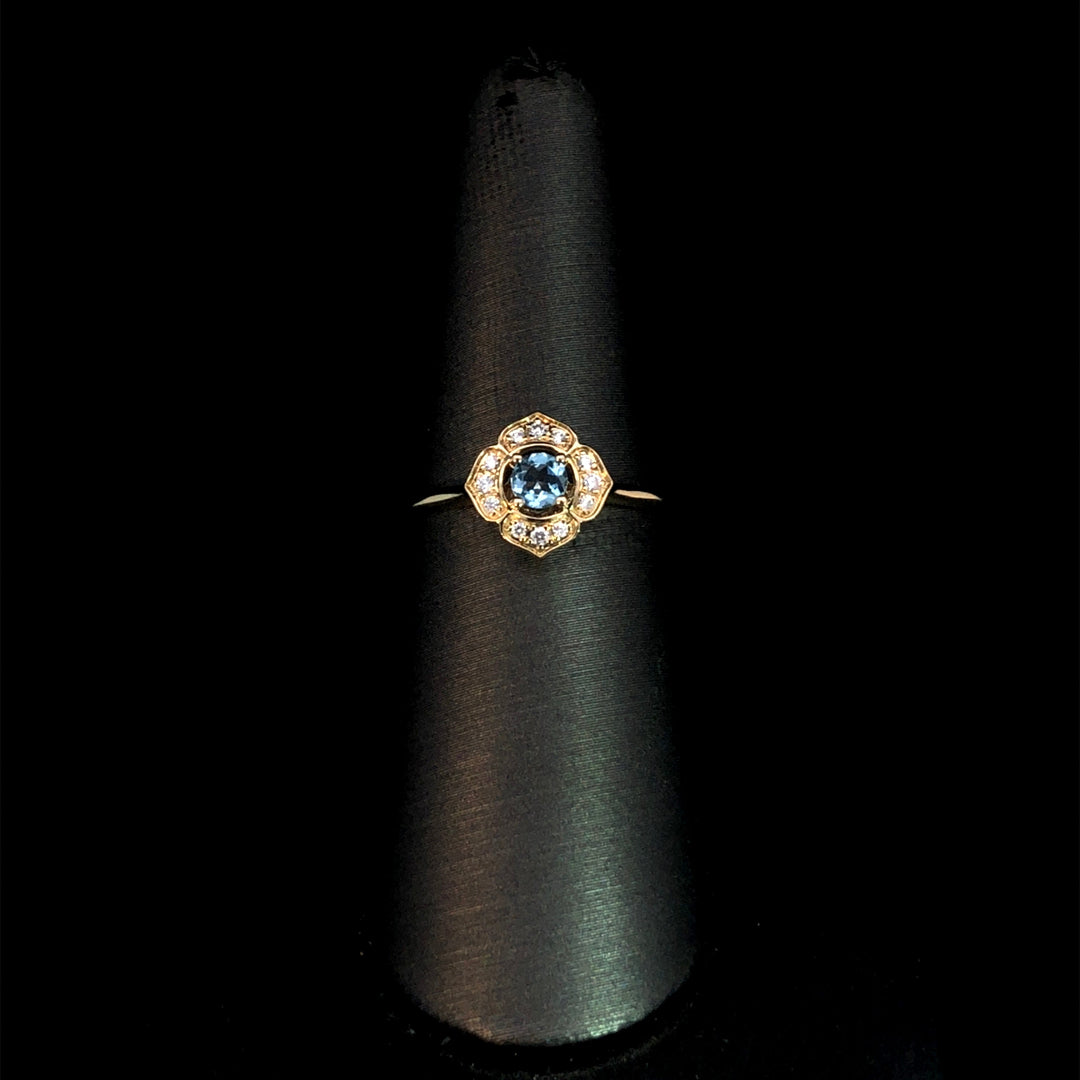 164646 - .21 ctw aquamarine and diamond ring