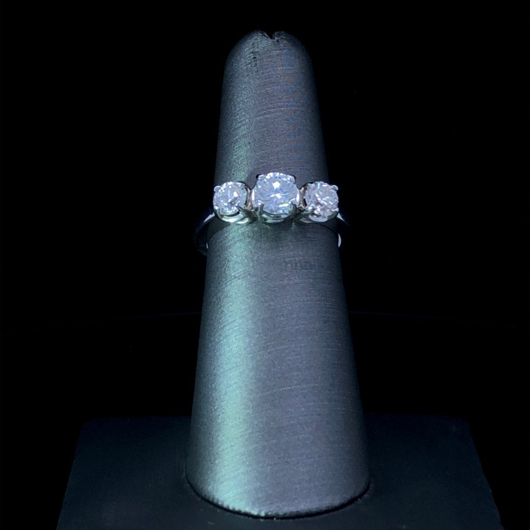 161420 - 1.35 ctw diamond ring