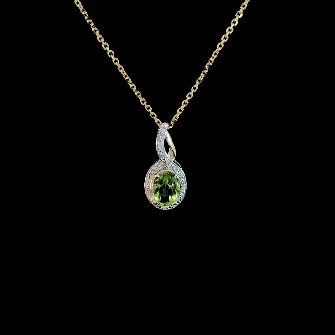 164044 - Peridot and diamond pendant