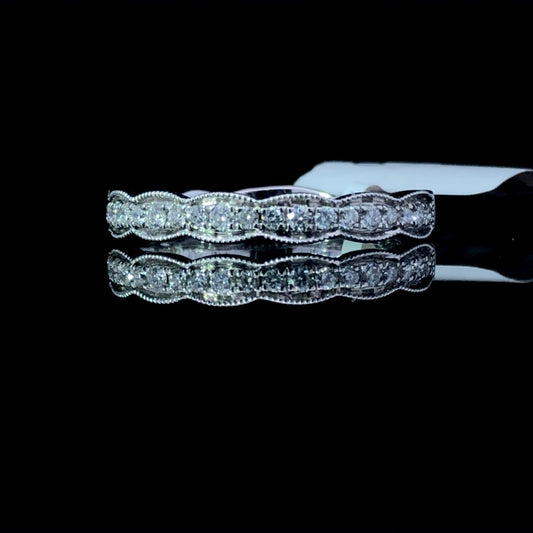 158204 - .24 ctw diamond band
