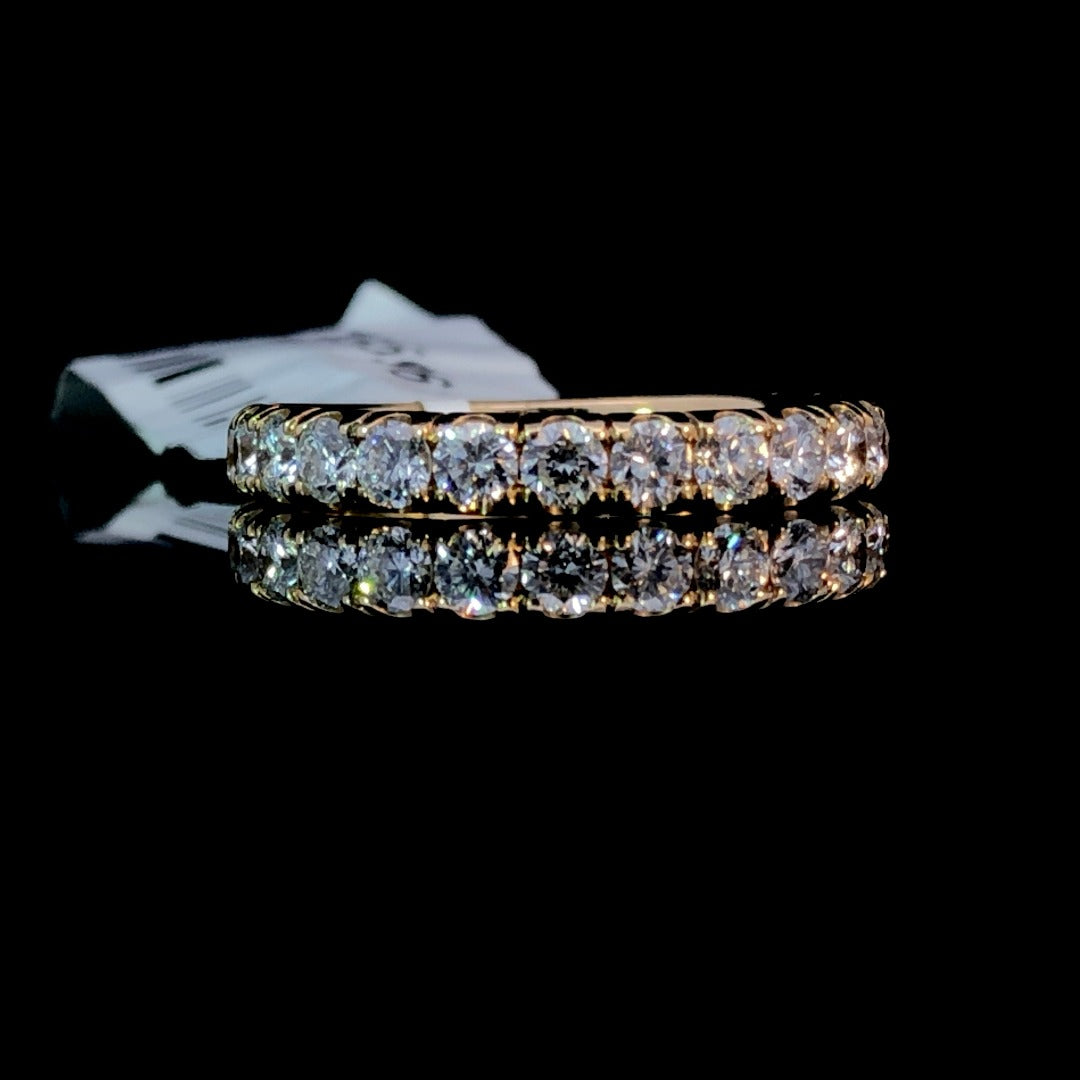 158596 - .97 ctw diamond band