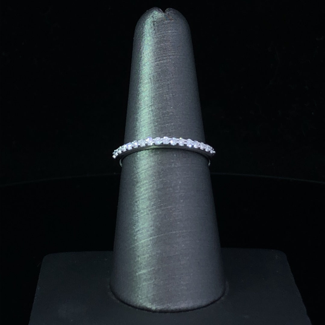 157293 - .22 ctw diamond band