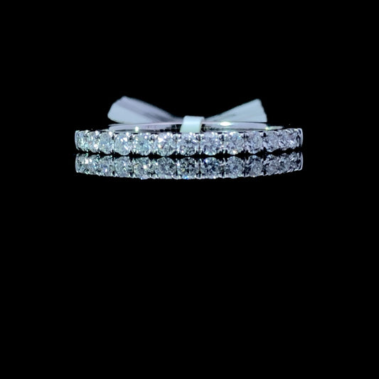 159420 - .28 ctw diamond band
