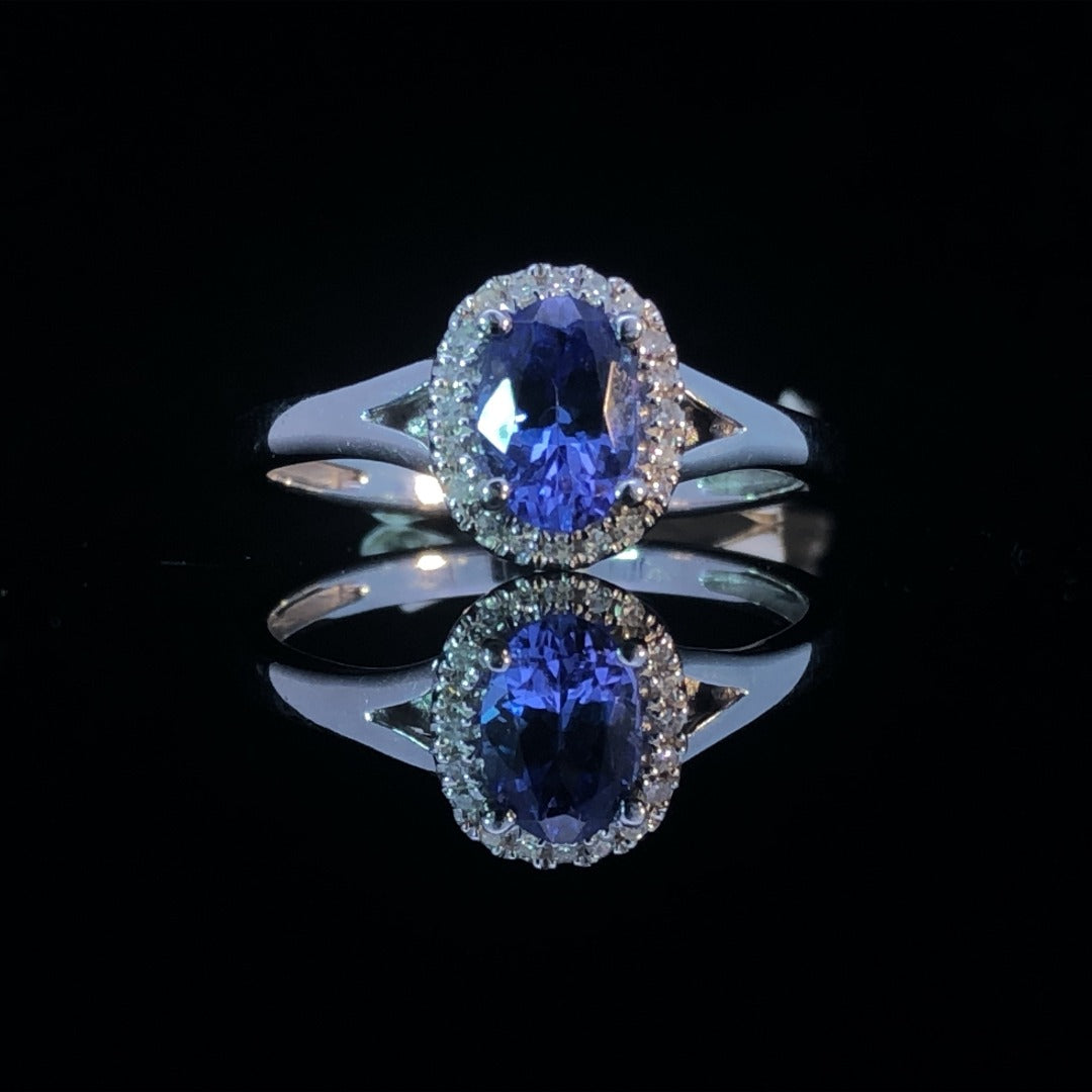 148120 - .88 ctw tanzanite and diamond ring