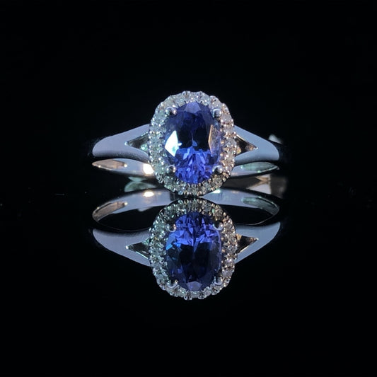 148120 - .88 ctw tanzanite and diamond ring