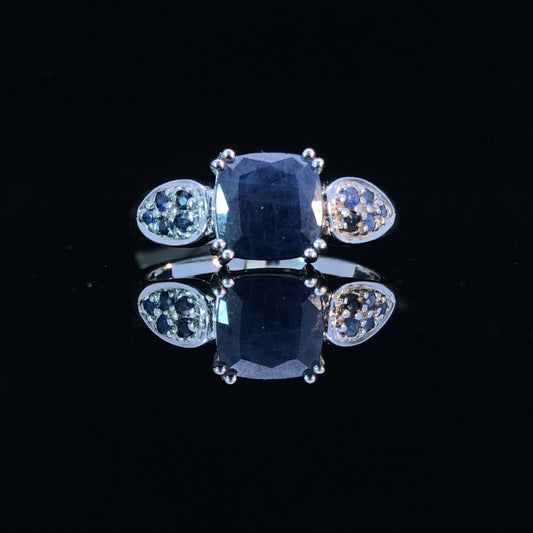 135751 - Sapphire Ring