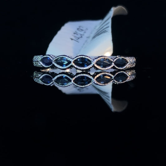143093 - .16 ctw Sapphire and diamond ring