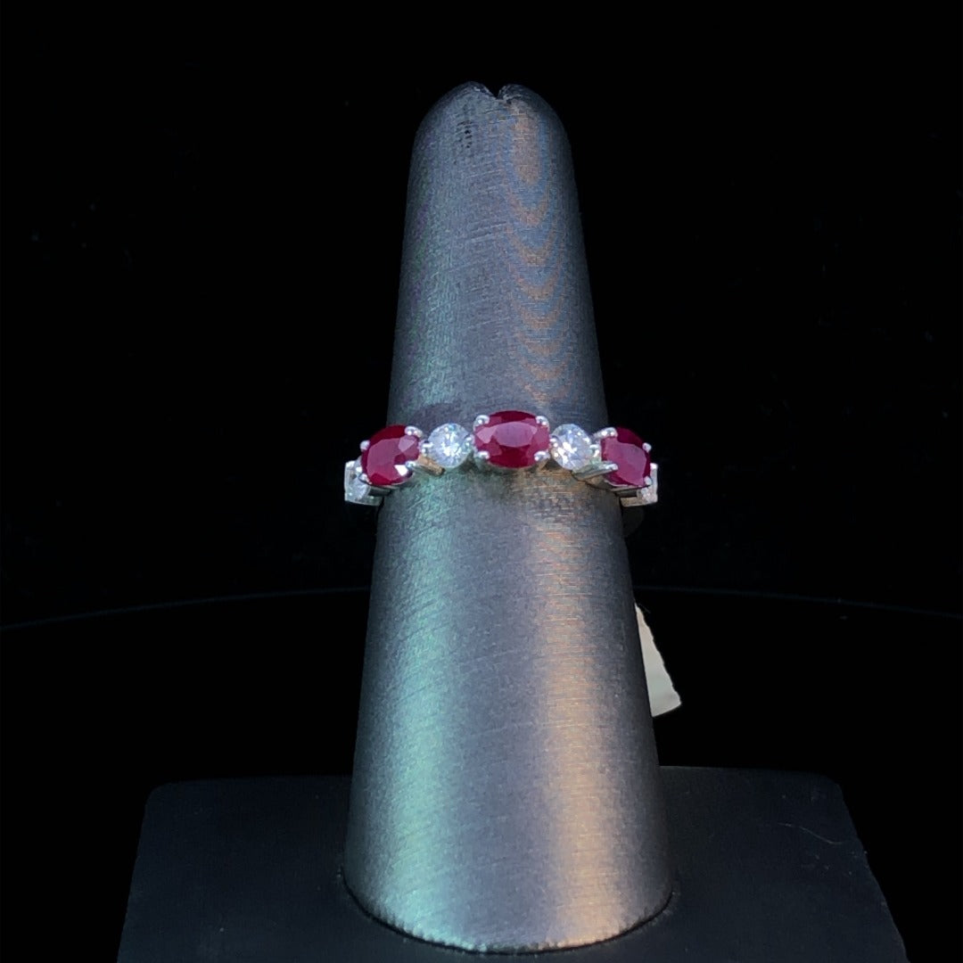 161656 - 2.00 ctw diamond and ruby ring