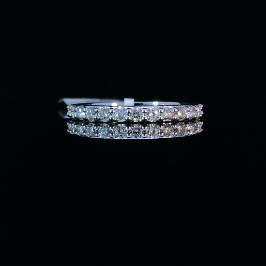 160931 - .52 ctw diamond band