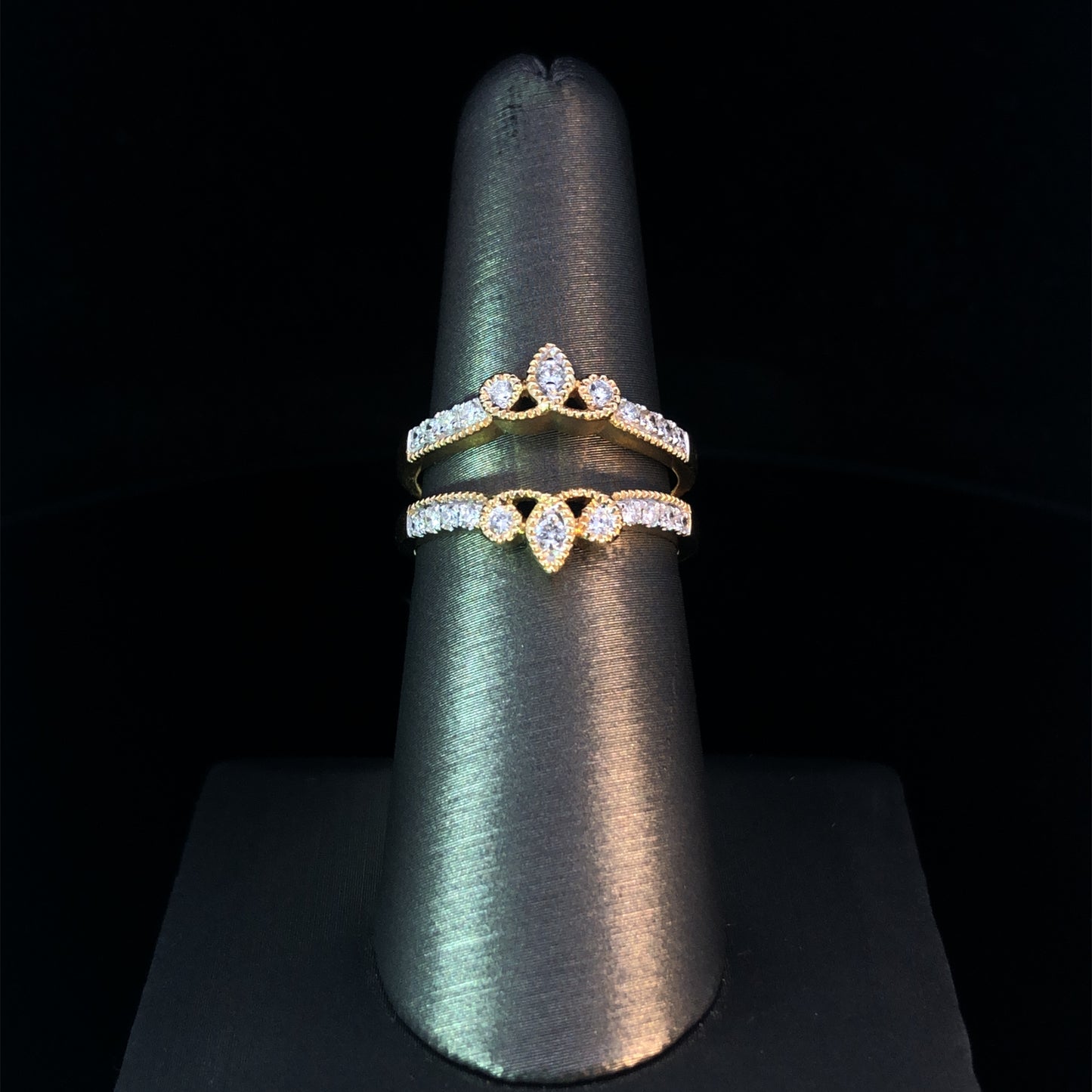 159936 - .33 ctw diamond ring guard